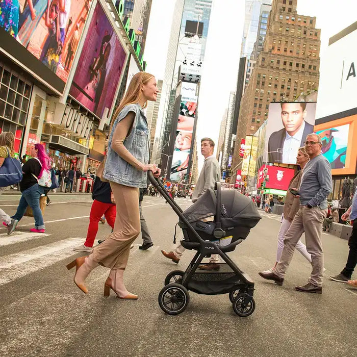 Nuna Triv™ Next + Pipa™ Urbn Travel System