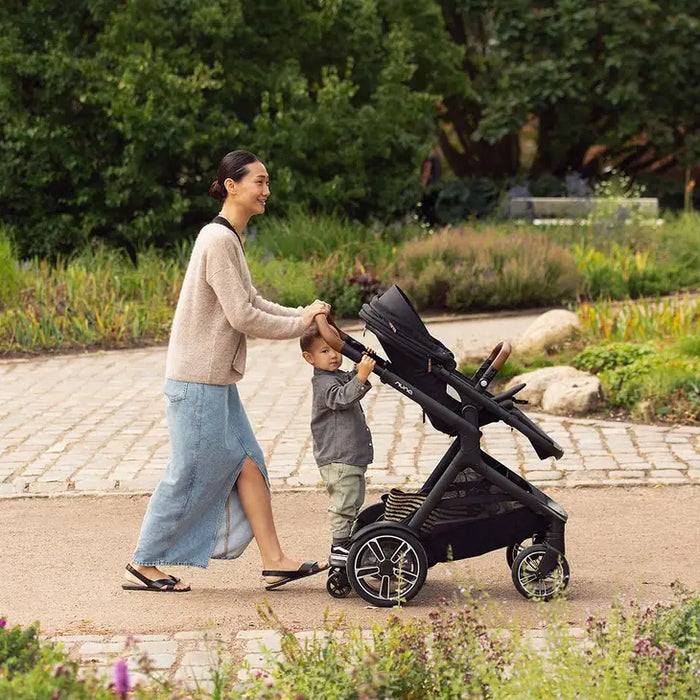 Nuna Pipa urbn + Demi Next™ Tavel System