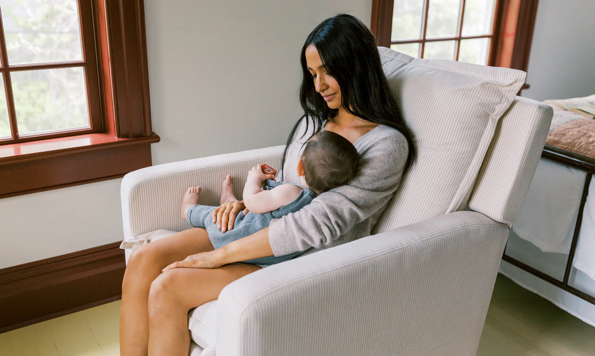 Oilo Flynn Gliding Swivel Nursery Recliner