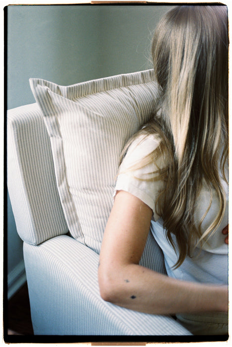 Oilo Flynn Gliding Swivel Nursery Recliner