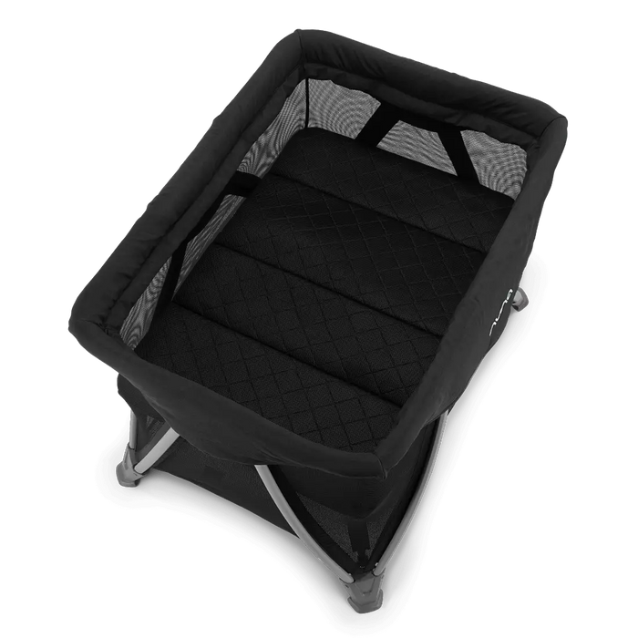 Nuna Sena Aire w Zip-off Bassinet + Changer