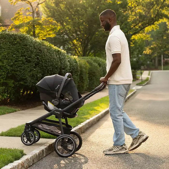Nuna Triv LX + Pipa Urbn Travel System - NEW!